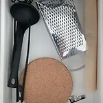Huoneisto Nextdoor Host Vintage For 2 With Bathtub