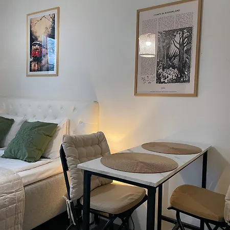 Nextdoor Host Vintage For 2 With Bathtub *